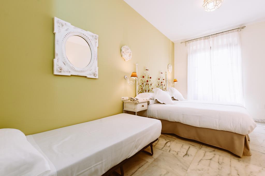 Basic Dona Manuela Hotel